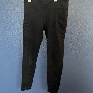 Black athletic leggings